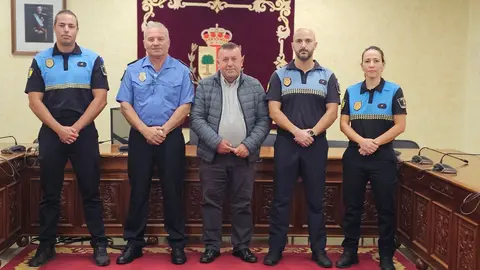 Toma de posesi&oacute;n como funcionarios de los tres agentes de la Polic&iacute;a Local de Antigua.