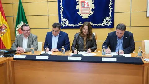 Pol&iacute;tica Territorial, Cabildo y Ayuntamiento presentaron el convenio para ampliar la EDAR de la capital majorera (1)