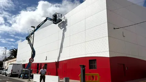 Labores de impermeabilizaci&oacute;n en el Pabell&oacute;n Oasis.