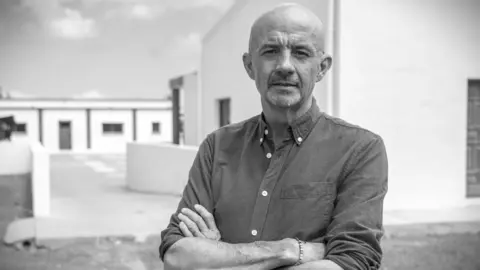 Carlos Hern&aacute;ndez en su entrevista con Fuerteventura Digital en Tef&iacute;a, en junio de 2025.