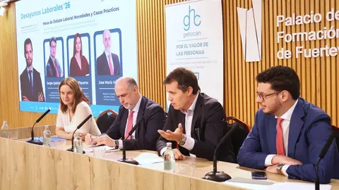 Sesi&oacute;n en la isla de los  Desayunos Laborales, organizada por ASOFUER y GEHOCAN.