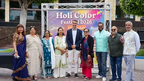 Presentaci&oacute;n en Corralejo del Holi Colour Festival 2026.