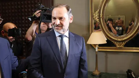 Jos&eacute; Luis &Aacute;balos, en el Parlamento de Canarias, antes de su comparencia en mayo de 2025.