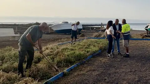 Cuadrillas y concejales en Las Salinas.