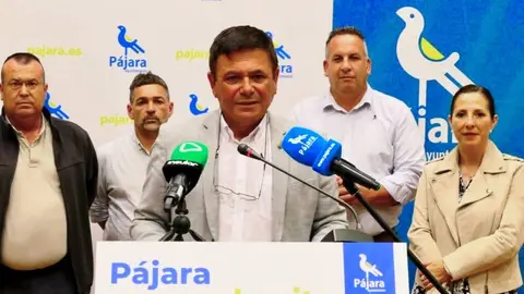 Pedro Armas (AMF), durante su etapa de alcalde de P&aacute;jara, en un acto junto a sus socios de gobierno de CC y PP.