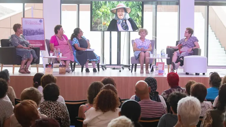 Reencuentro de las mujeres del tomate en Gran Tarajal.