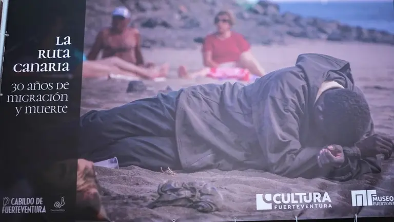 Portada de la exposición ‘La ruta canaria, 30 años de migración y muerte’.