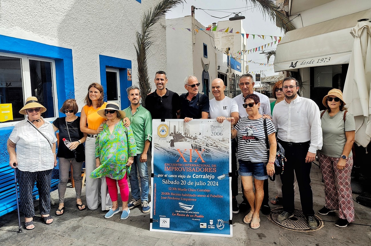 Presentación del XIX Encuentro Internacional de Improvisadores por el Casco Viejo de Corralejo.