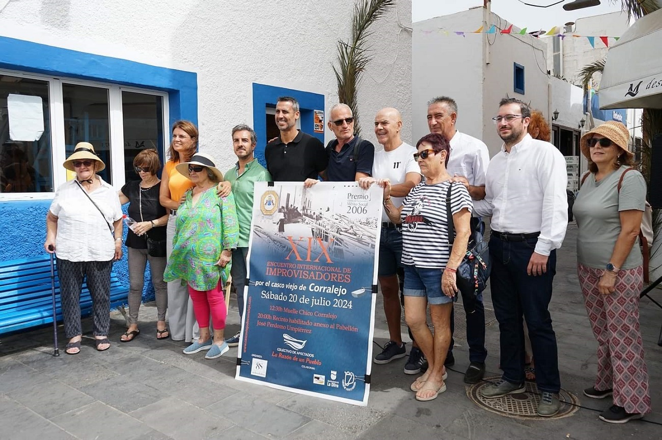 Presentación del XIX Encuentro Internacional de Improvisadores por el Casco Viejo de Corralejo.