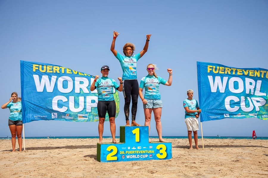 Podio de la clasificacion general de Slalom X, con Offringa, Letemeyer y Gibson.
