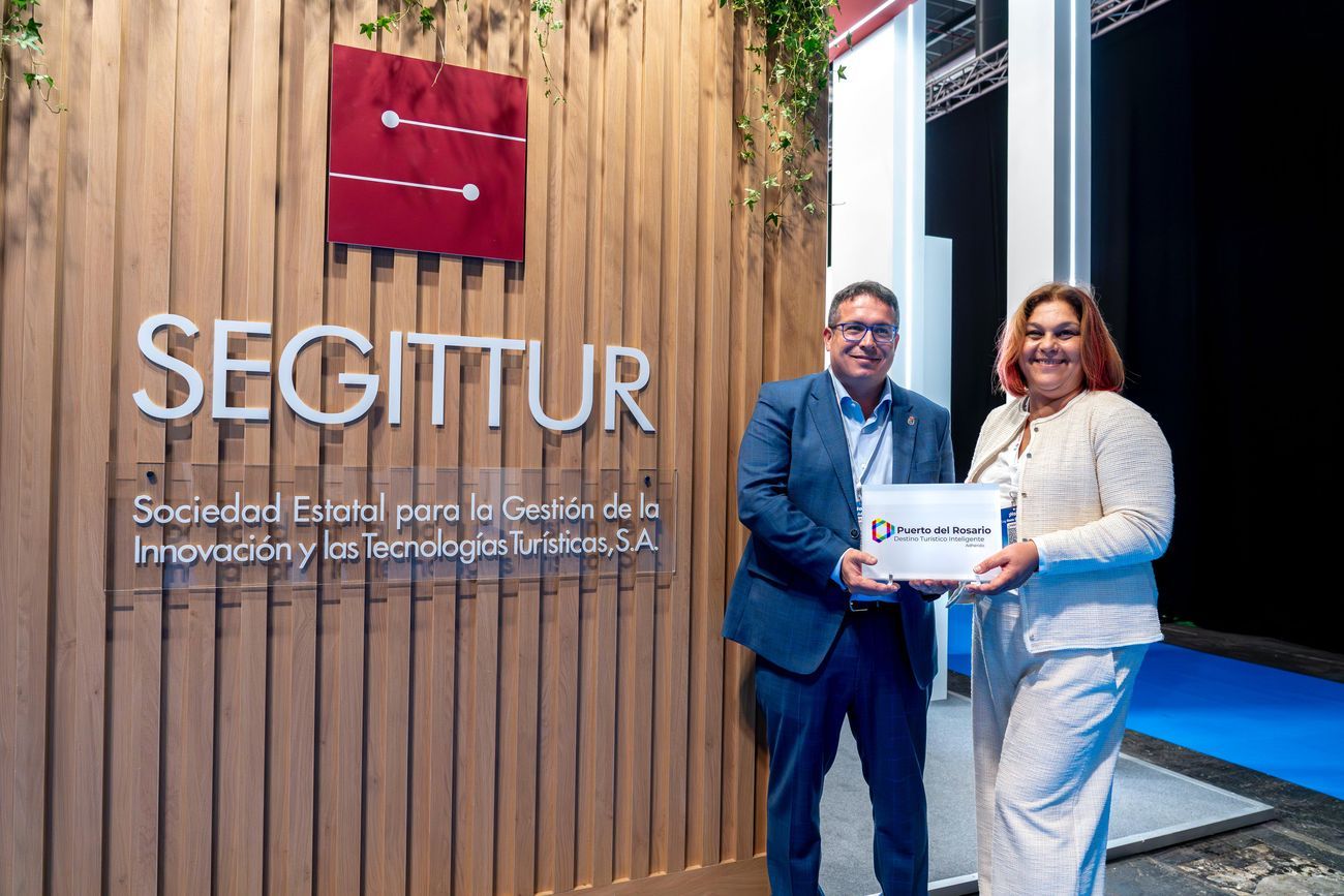 Distinción de Destino Turístico Inteligente que otorga Segitur a Puerto del Rosario en Fitur.