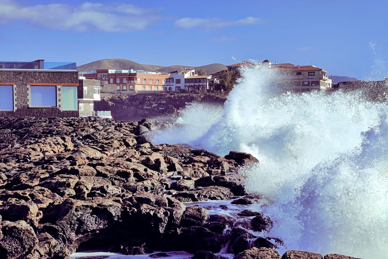 Oleaje en El Cotillo. Alerta, fenómenos costeros (1)