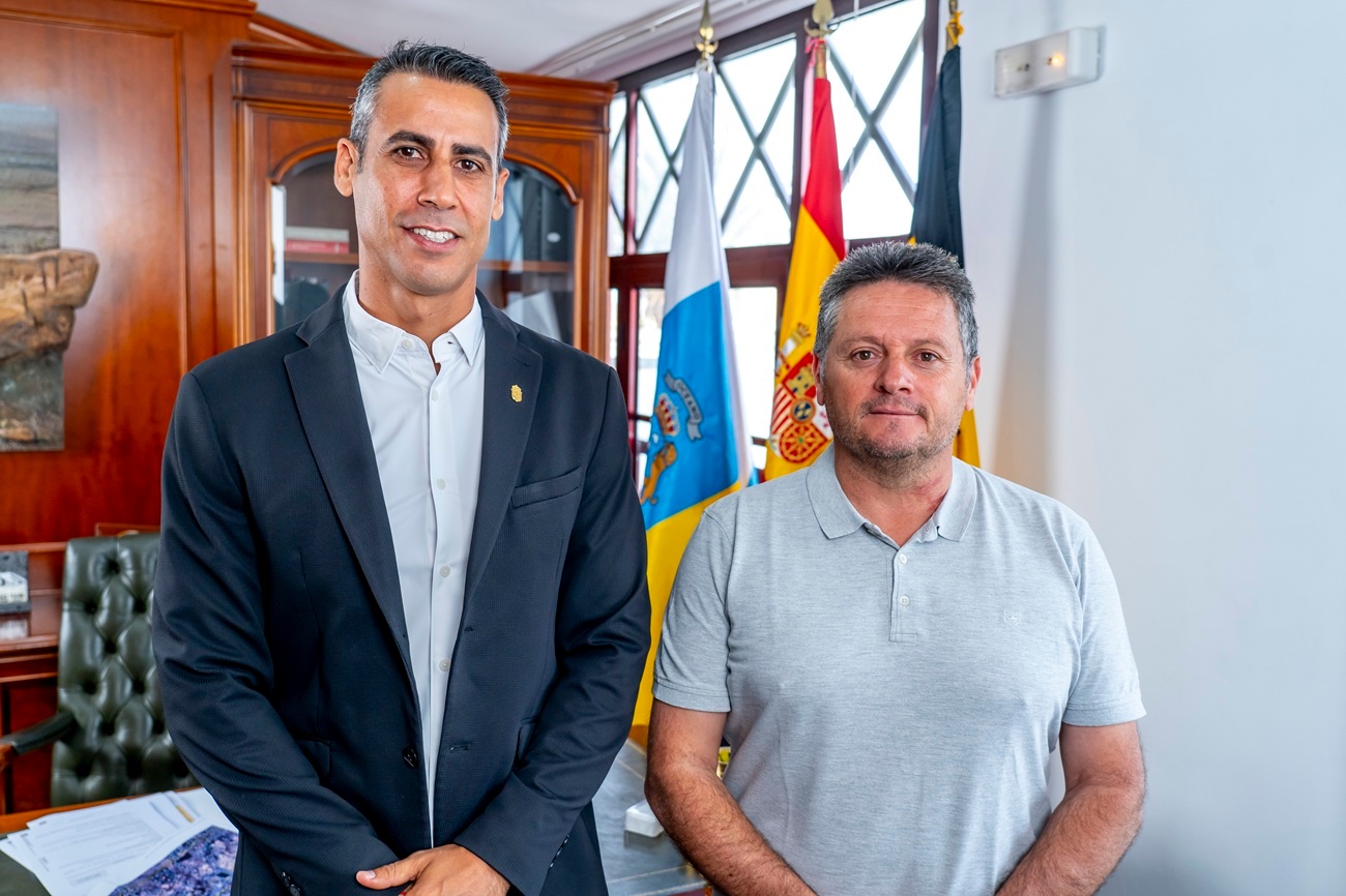 Isaí Blanco y Julio Santana, alcalde y primer teniente de alcalde de La Oliva.