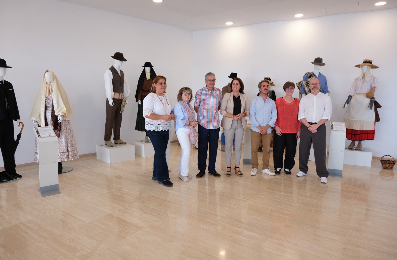 Apertura de la exposición 'Vente al baile' sobre indumentaria tradicional de Fuerteventura.