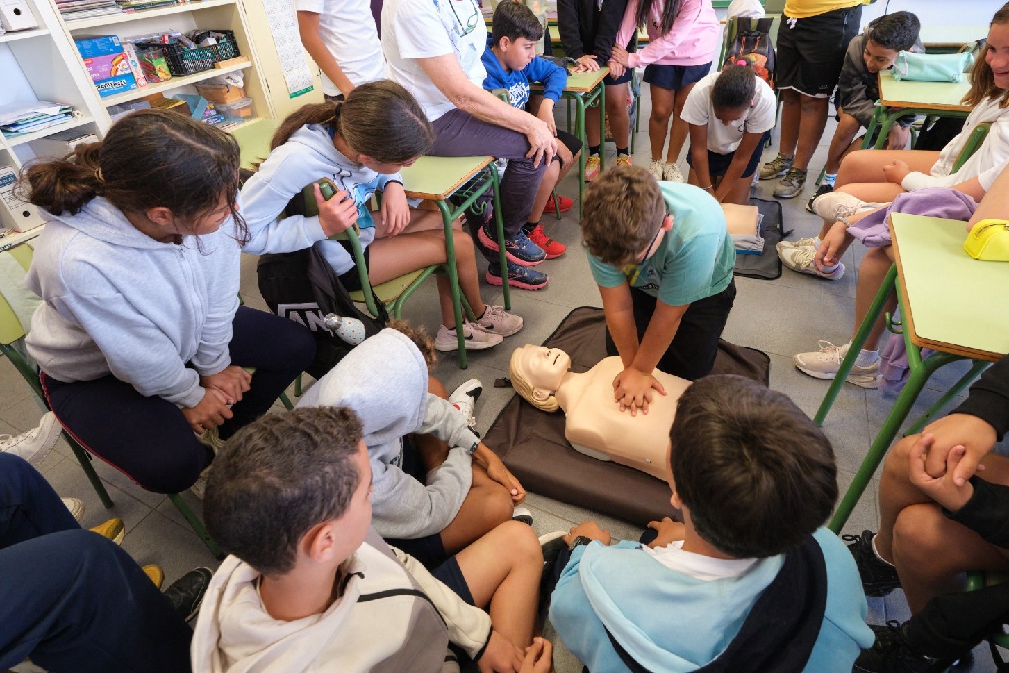 Formación sobre primeros auxilios en los centros educativos.