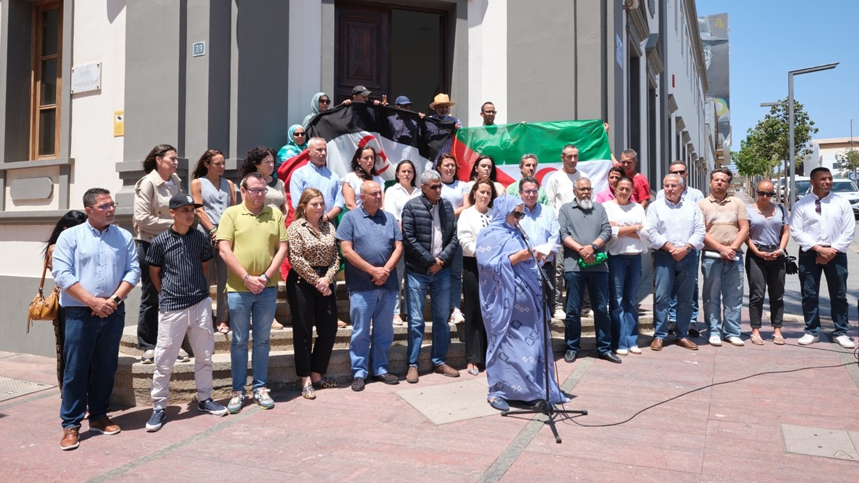 Acto de la comunidad saharaui en el Cabildo.