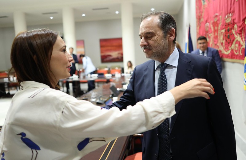 Nira Fierro y José Luis Ábalos, comparece en Comisión de Investigación.