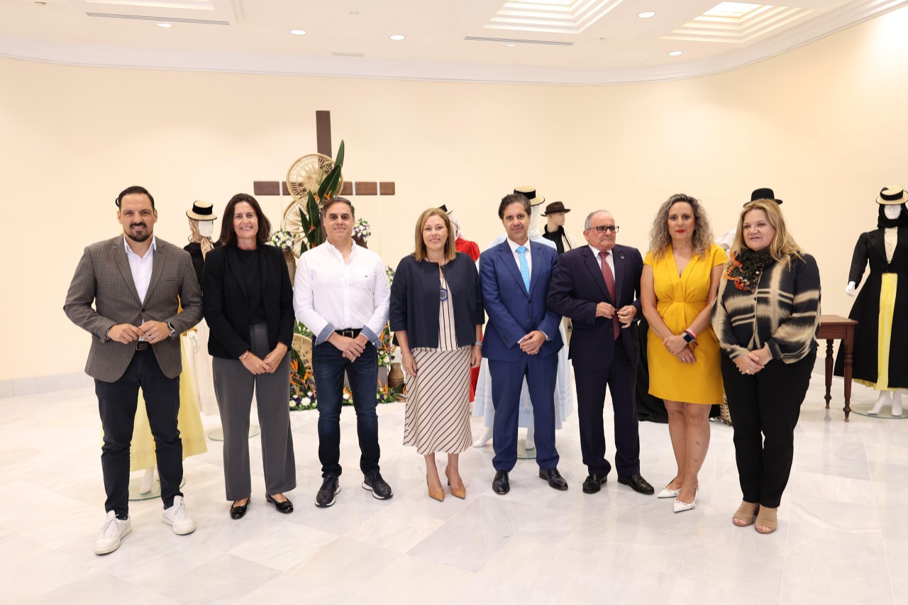 Exposición vestimenta Parlamento