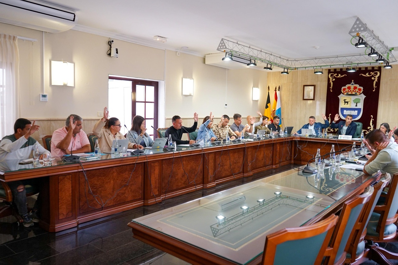 El pleno de La Oliva vota iniciar un nuevo pliego de Socorrismo.