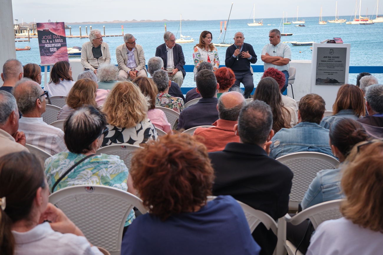 Presentación de una nueva edición del  del libro ‘Isla de Lobos, Maloficio, Sed’ de José Rial.