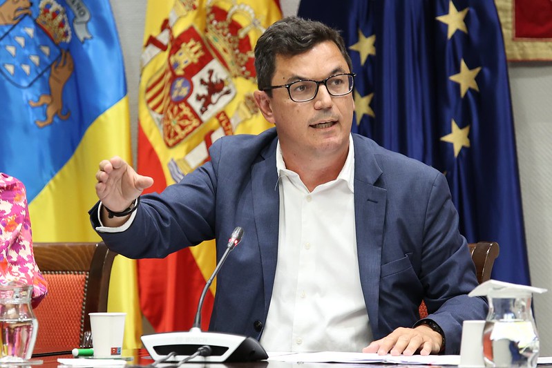 Pablo Rodríguez, en Comisión de Obras Públicas del Parlamento.