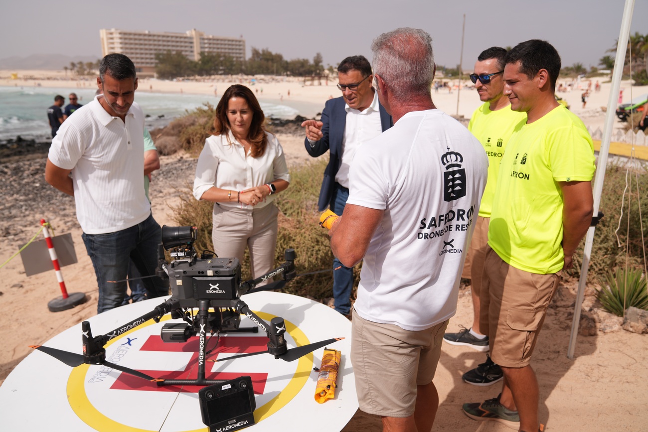 Presentación de los drones de rescate en Corralejo (3)