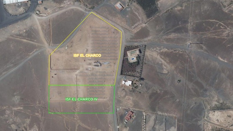 Parque Solar El Charco, situado entre el polígono de Llanos de La Higuera y muy cerca de dos viviendas.