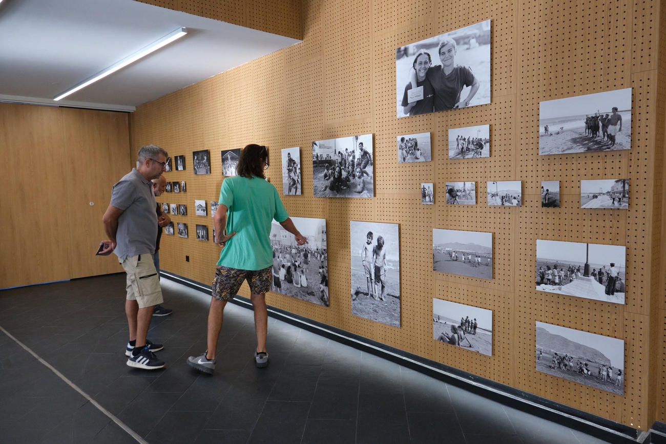 La exposición fotográfica 'Años de Sal 50 años, en Gran Tarajal por la Semana de la Juventud (1)