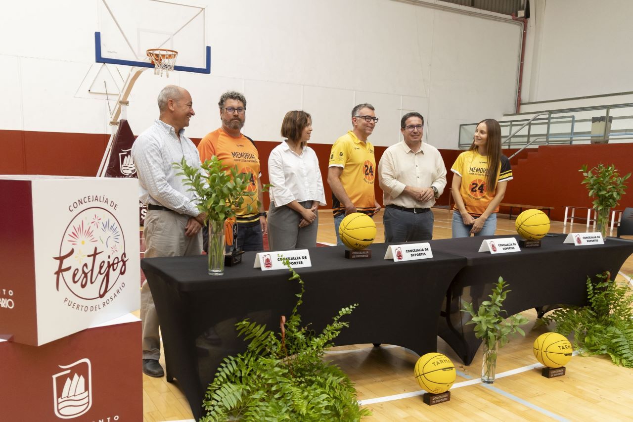 Presentación de los pregoneros de las Fiestas del Rosario 2015.
