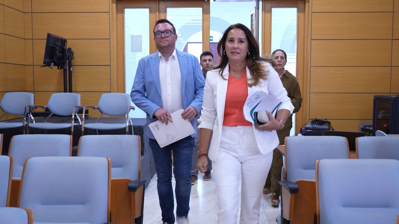 Rueda de prensa anunciando el fin de la emergencia hídrica.