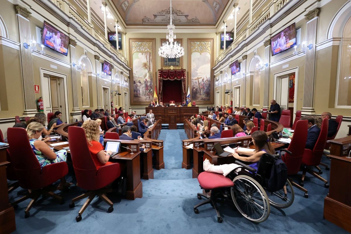 El Parlamento de Canarias ha retomado su actividad esta semana tras el parón veraniego