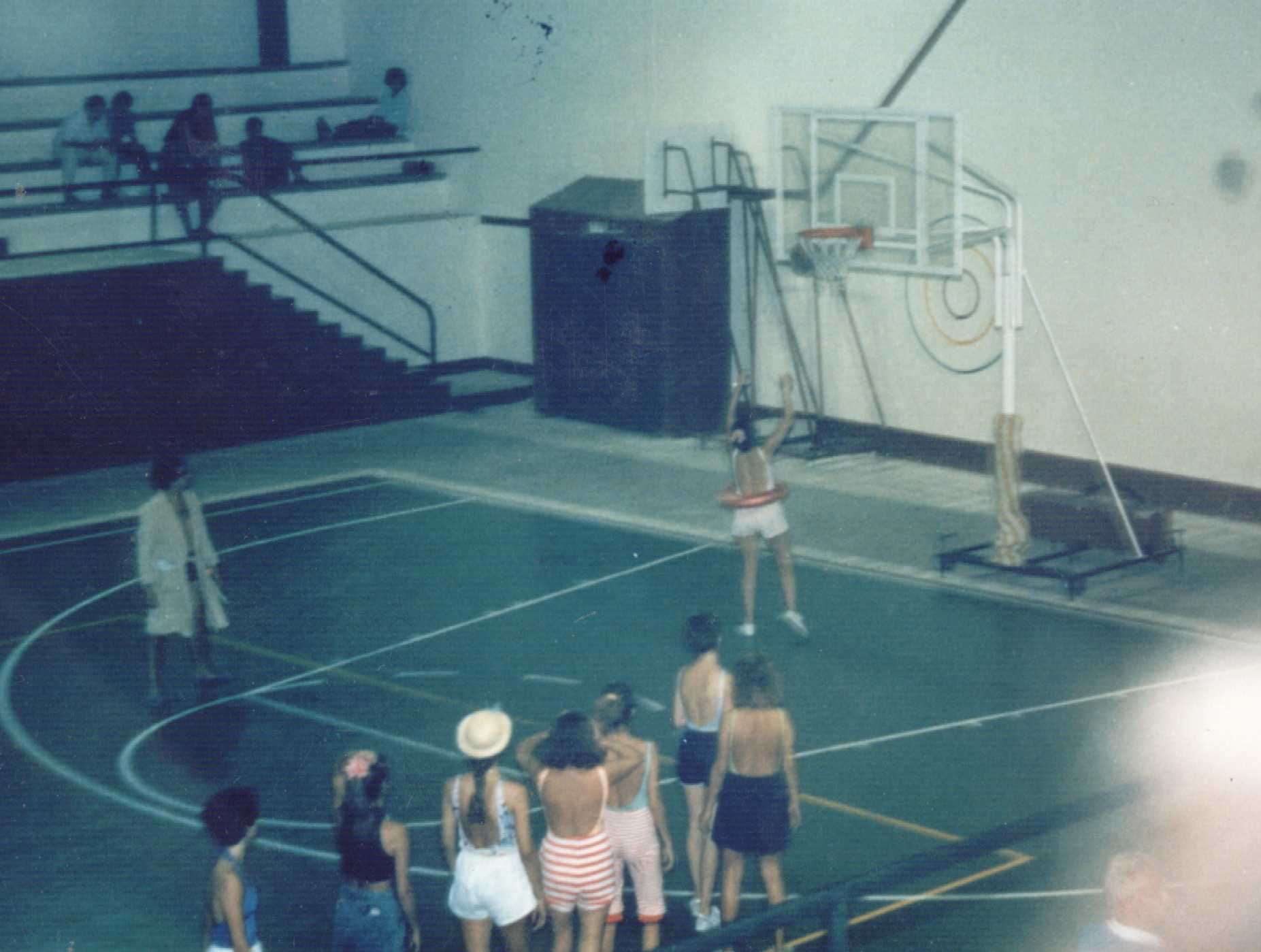 Años 80, primeros disfraces en el Oasis.