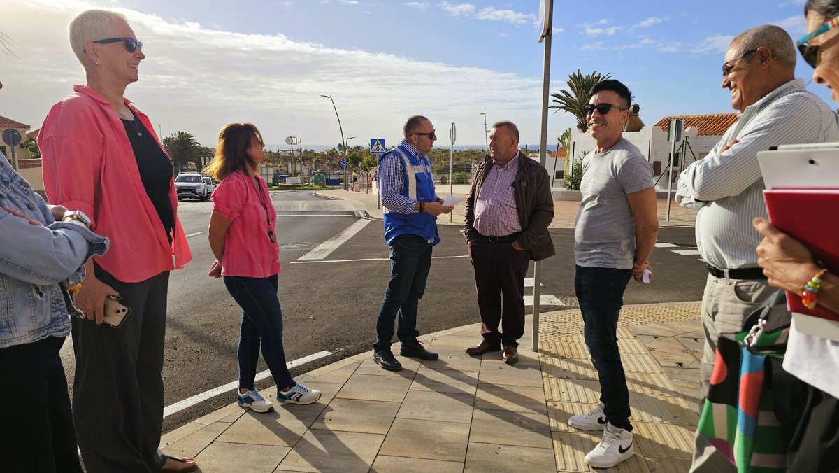 El Ayuntamiento de Antigua recepciona la calle Pablo Picasso en Caleta de Fuste (8)