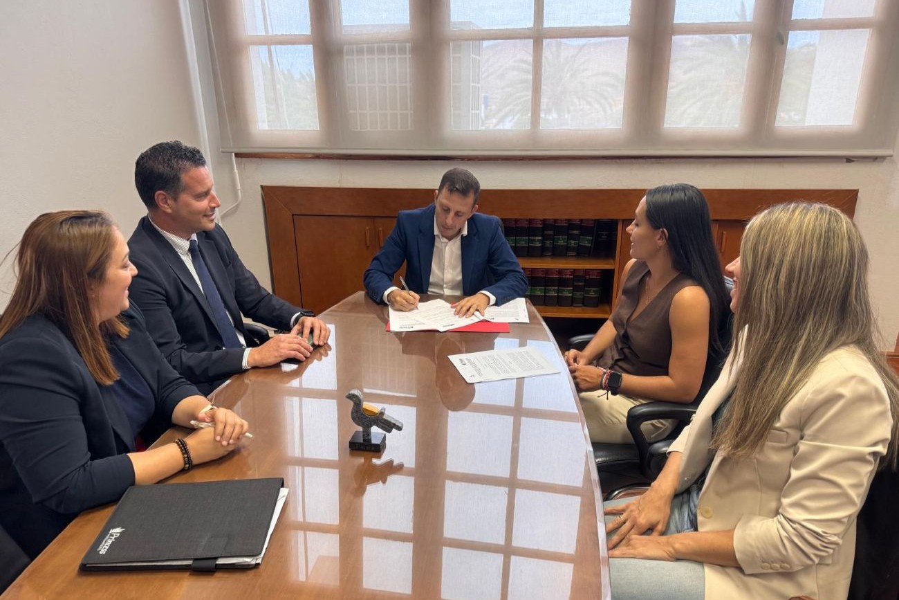 Firma del Convenio con Princess Hotels.