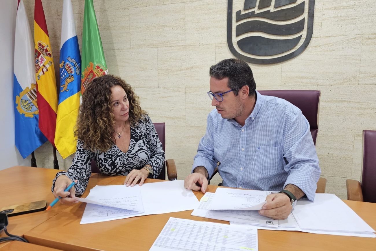 David de Vera y Toñi Fernández Aragón informaron sobre las ayudas al alquiler.