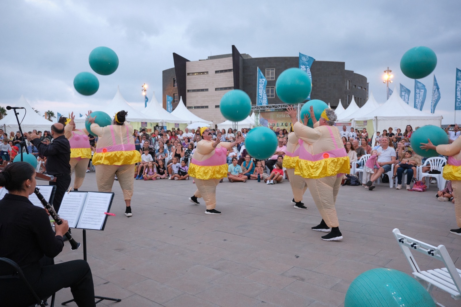 Tarde inaugural de la 35 Feria del Libro de Fuerteventura (2)