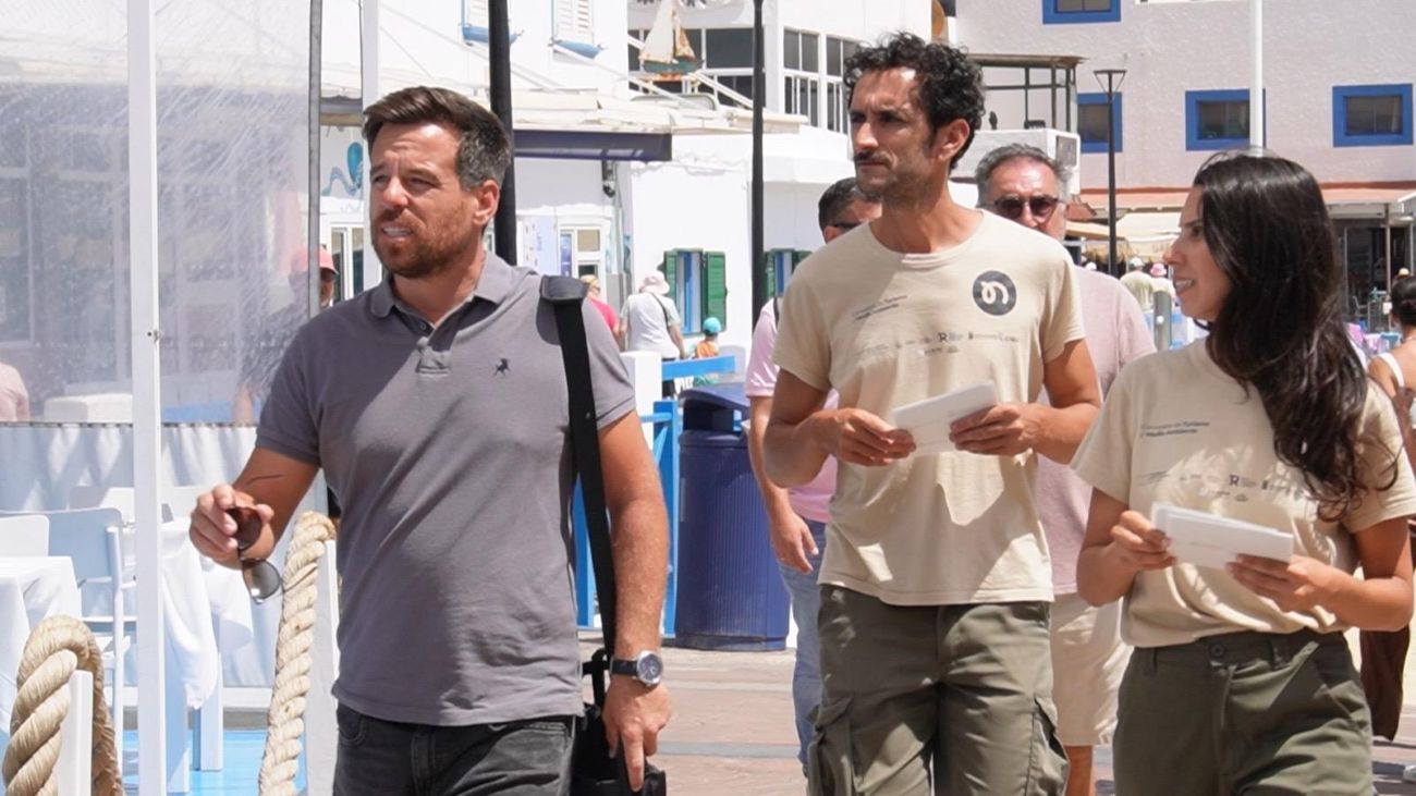 David Fajardo y los guías ambientales de La Oliva.