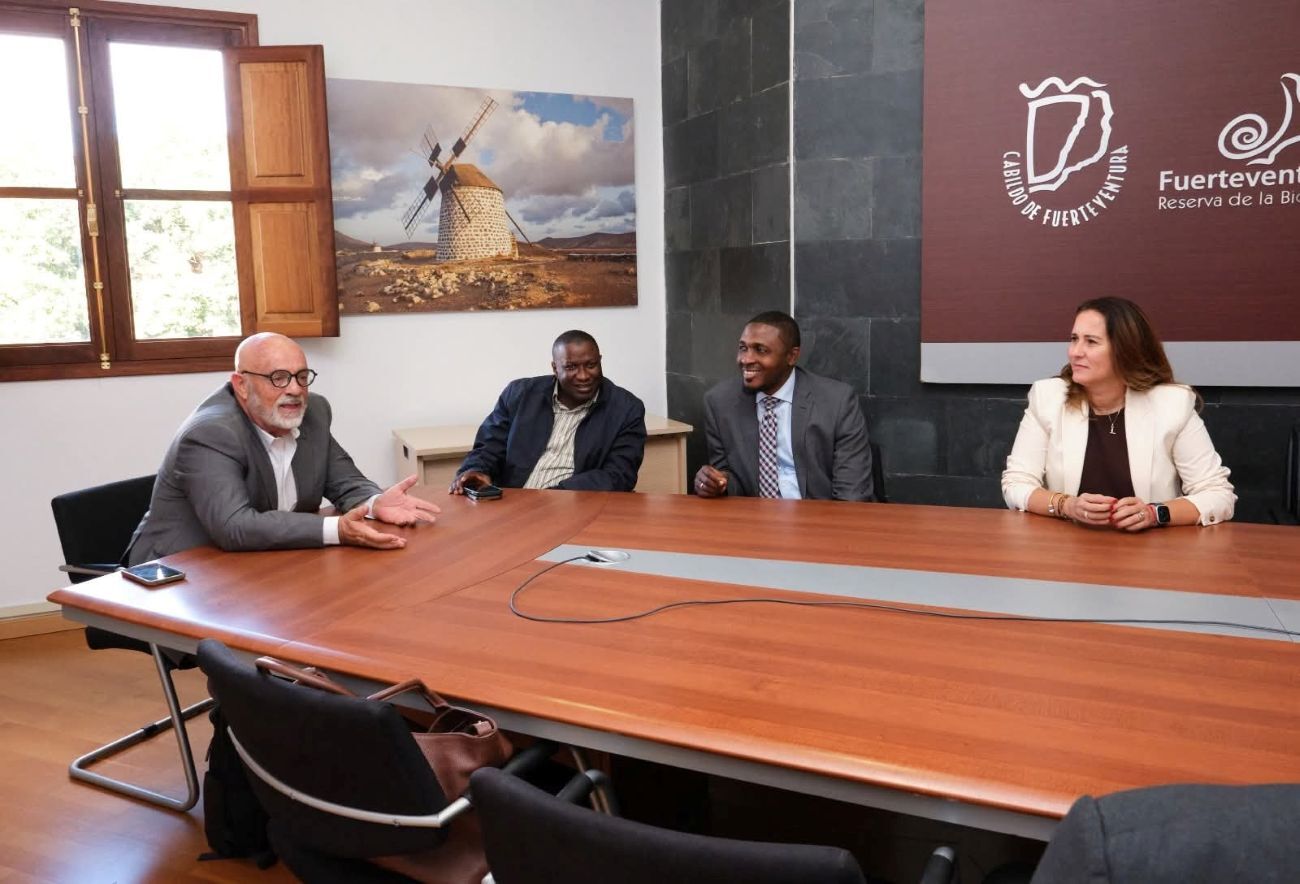 Visita al Cabildo previa a Africagua.