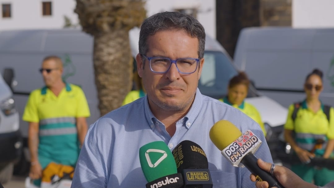 David de Vera presenta detalles del Servicio de Jardines de Puerto del Rosario.