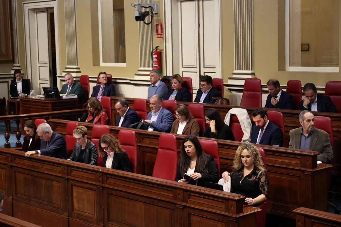 Bancada del PSOE, en el Pleno de Presupuestos de Canarias 2026.