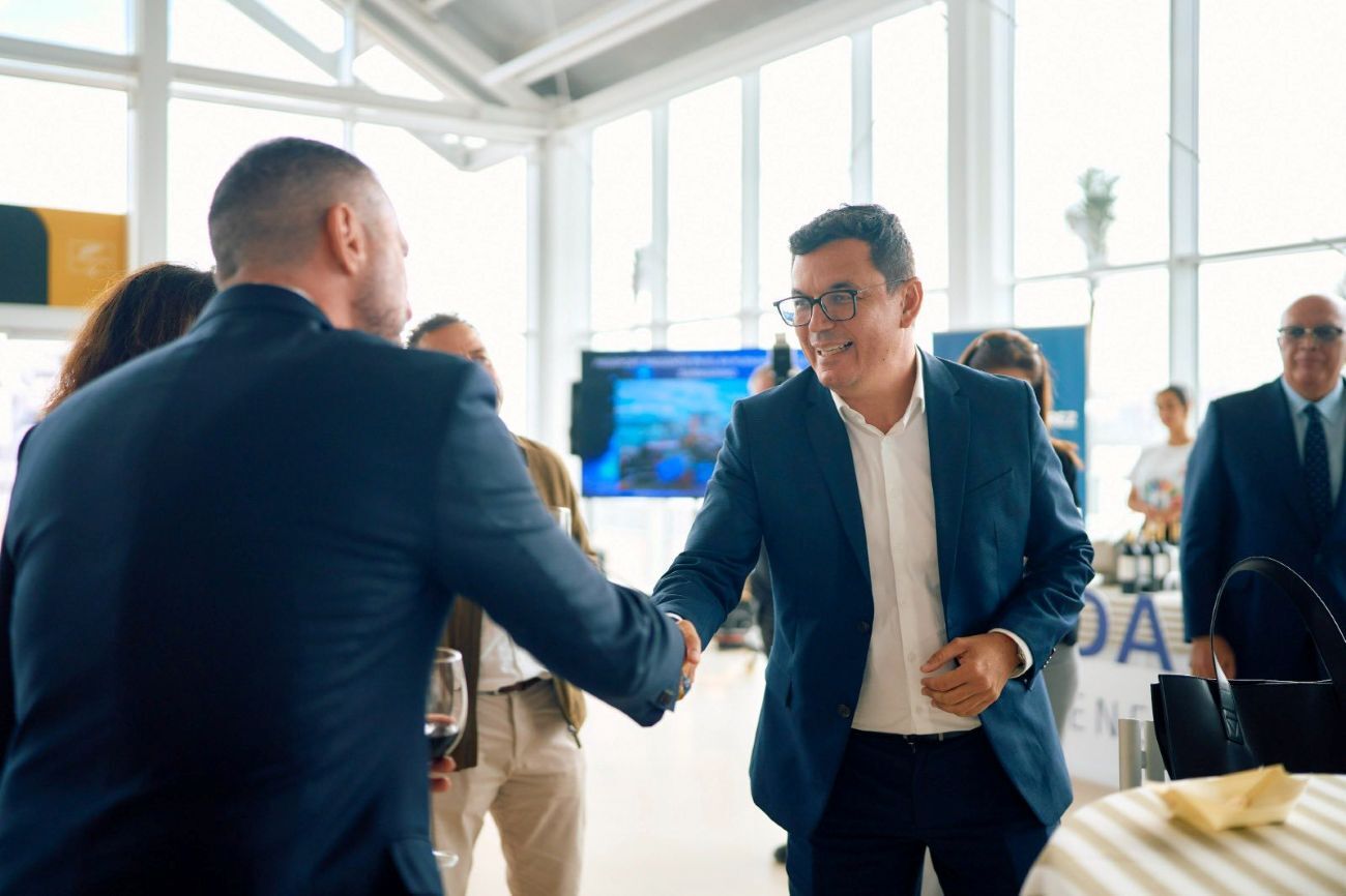 Pablo Rodríguez, en un encuentro navideño con la Federación Canaria de Empresas Portuarias FEDEPORT.