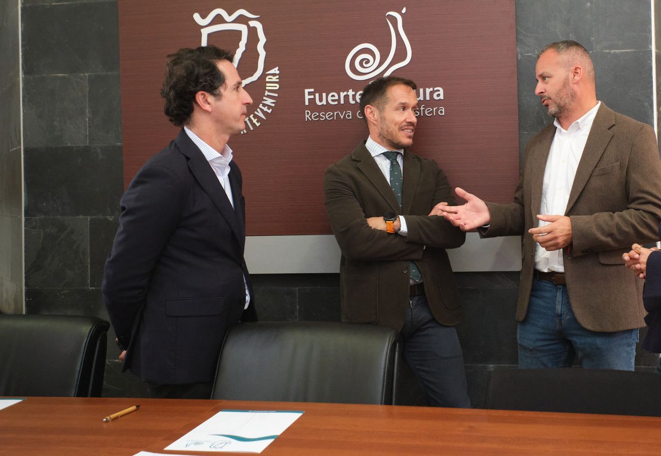 Encuentro Gobierno  Cabildo para firmar las obras del Complejo Ambiental de Zurita.