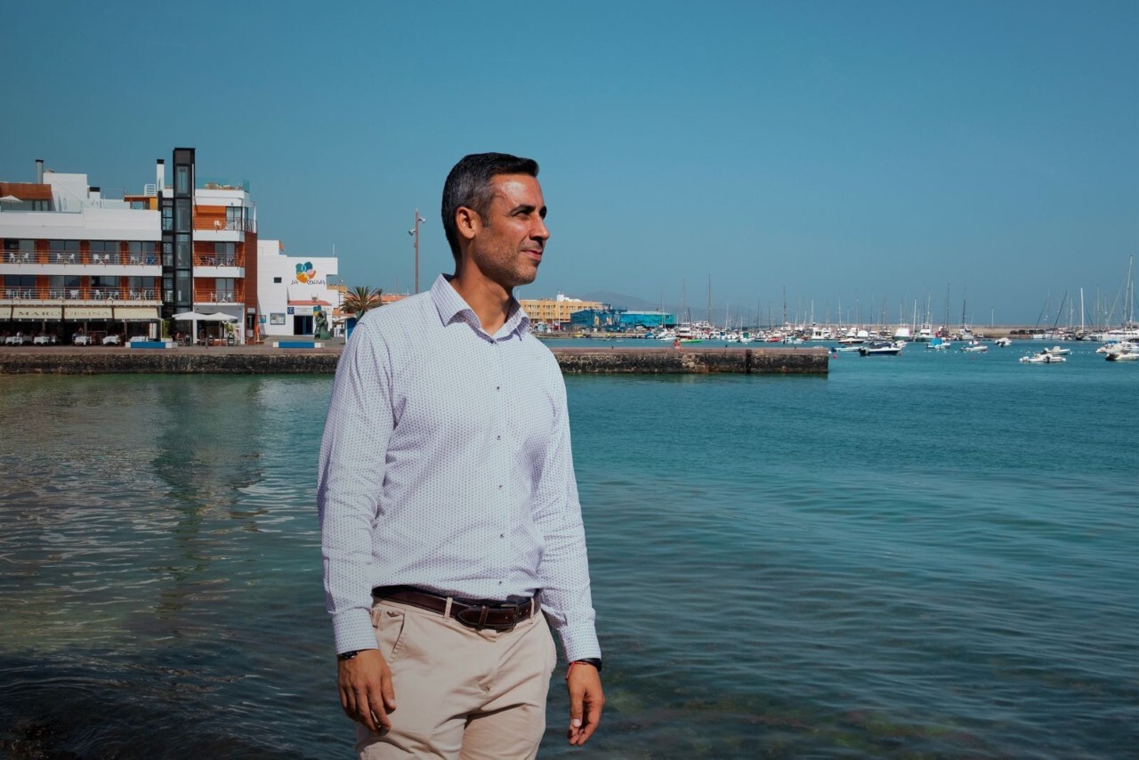 Isaí Blanco, en el Muelle Chico de Corralejo.