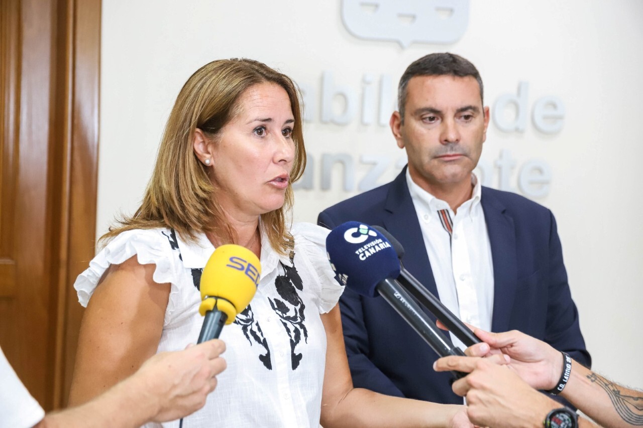 Oswaldo Betancort y Lola García, presidentes de los cabildos de Lanzarote y Fuerteventura.