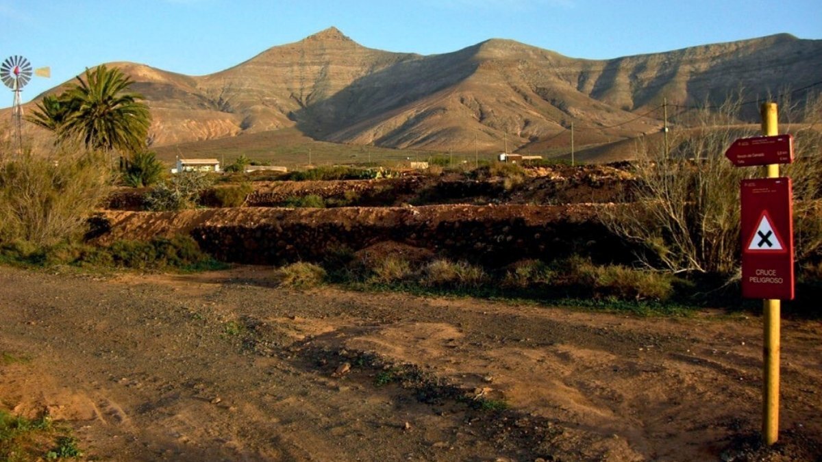 Sendero Barranco del Risco, en la Topoguía de Fuerteventura (GR-131).