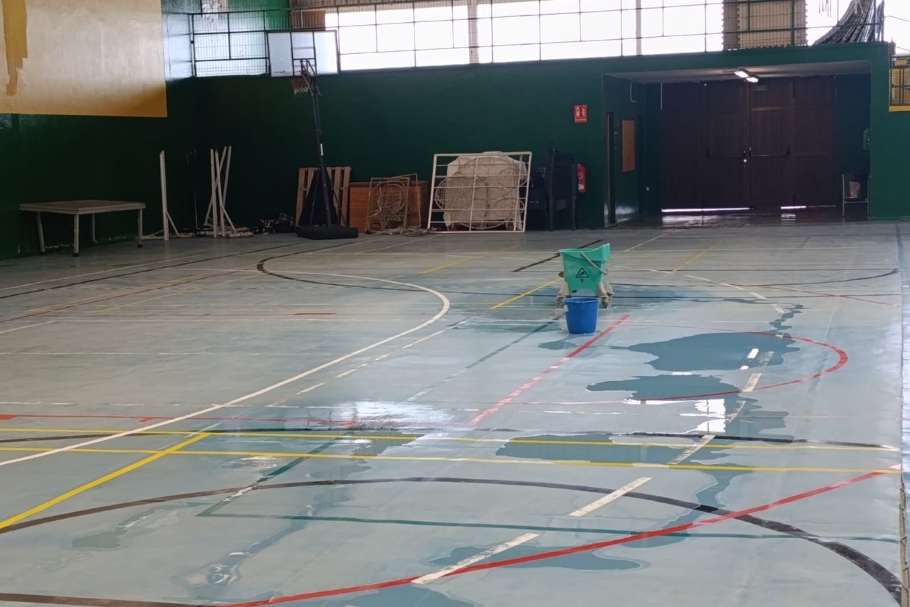 Charcos en el Pabellón Municipal Antigua.