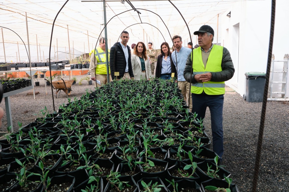 Visita de las autoridades a la restauración de la Estación Biológica de La Oliva.