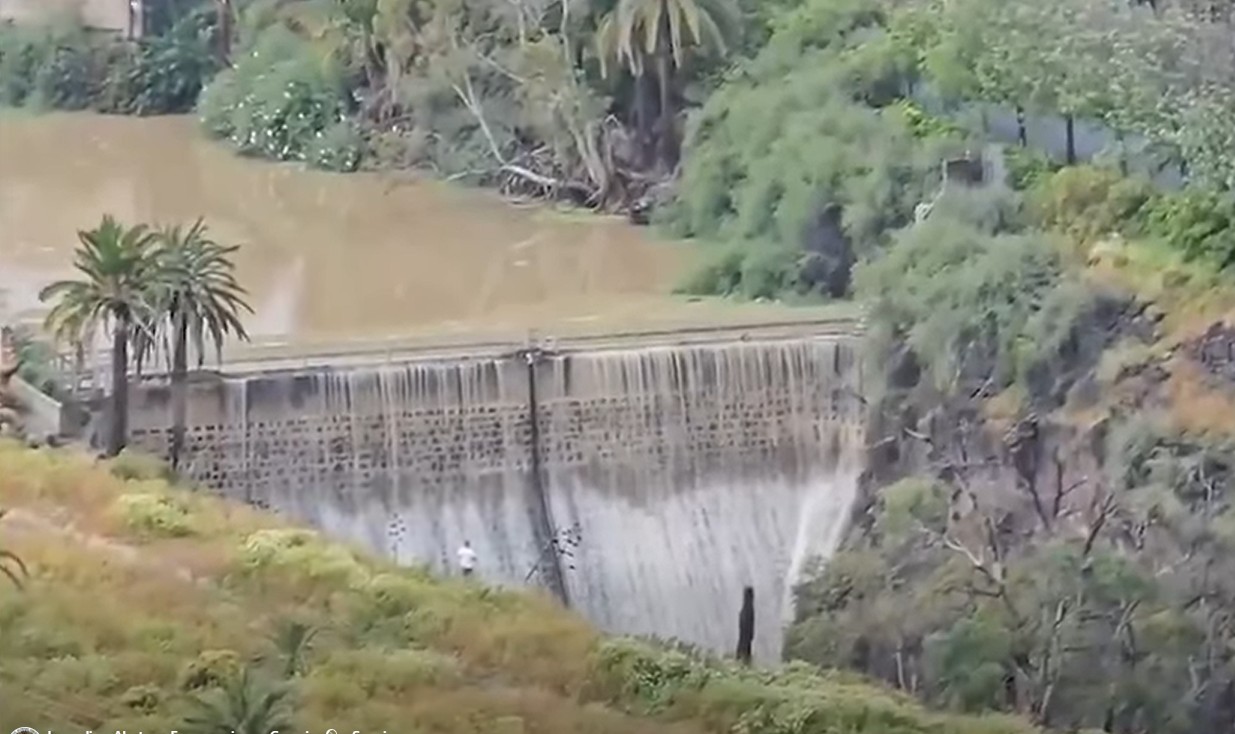 Presa de Tamaraceite (Imagen de Incendios, Alertas y Emergencias en Canarias).