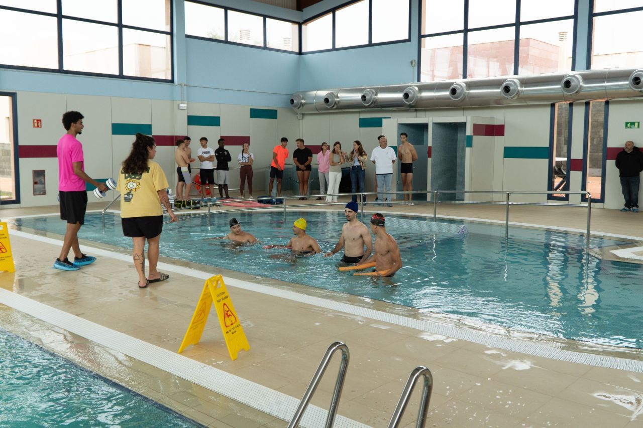 Puertas abiertas en la Piscina Terapéutica del Complejo Insular de Discapacidad