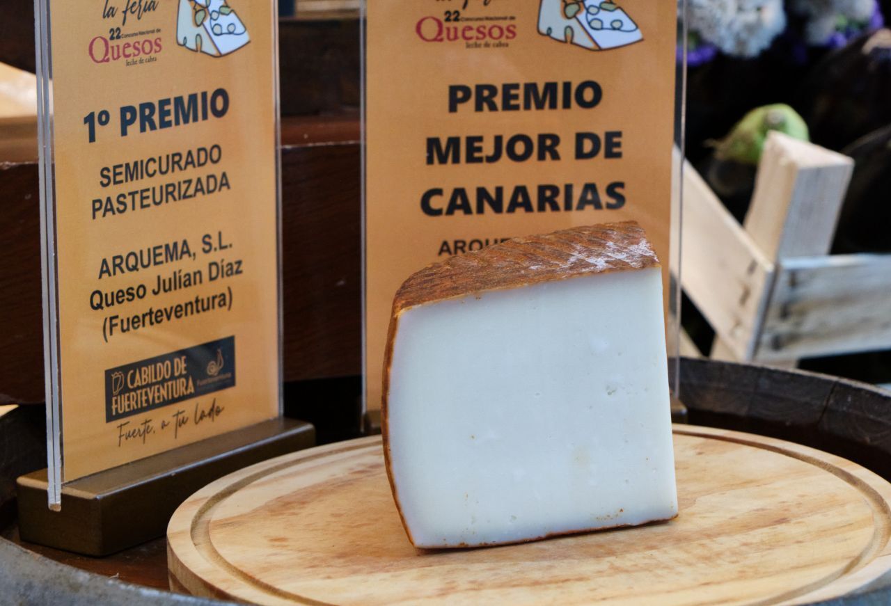 El semicurado pasteurizado de Arquema S.L de Julián Díaz (Fuerteventura), Mejor Queso de Canarias en los Premios Tabefe.